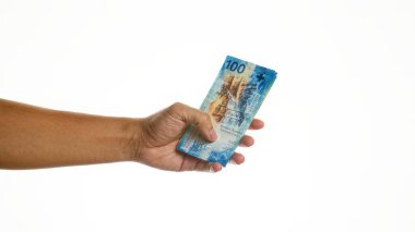 İsviçre banknotları beyaz arka planda izole edilmiş, İsviçre para birimi işlemleri finans frangı yansıması