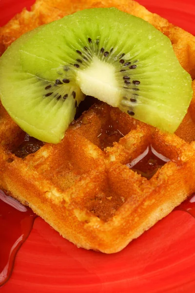 Waffle Kiwi Fruit Slices Syrup Red Porcelain Dish Selective Focus — Stock Photo, Image