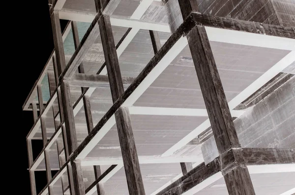 Железобетонная Конструкция Строящегося Здания Соляризированное Черно Белое Фото — стоковое фото