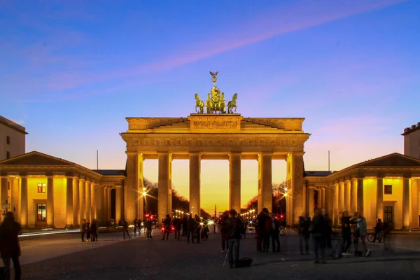 Porta Brandeburgo Simbolo Della Città Berlino Notte — Foto Stock