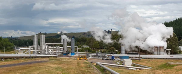 Steaming Pipeline Geothermal Power Plant Panorama Green Energy — Stock Photo, Image