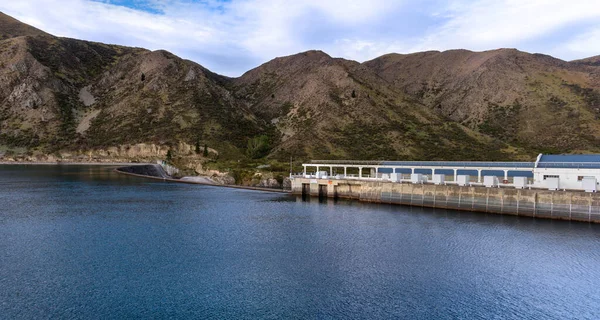ニュージーランド南島のワイタキ発電所 昭和3年 1928年 34年 昭和3年 にかけて建設され 渡滝川とその源流の8カ所の水力発電所の中で最も古い ロイヤリティフリーのストック写真