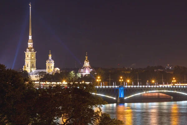 Catedral Pedro Pablo Puente Trinidad Noche San Petersburgo Rusia — Foto de Stock