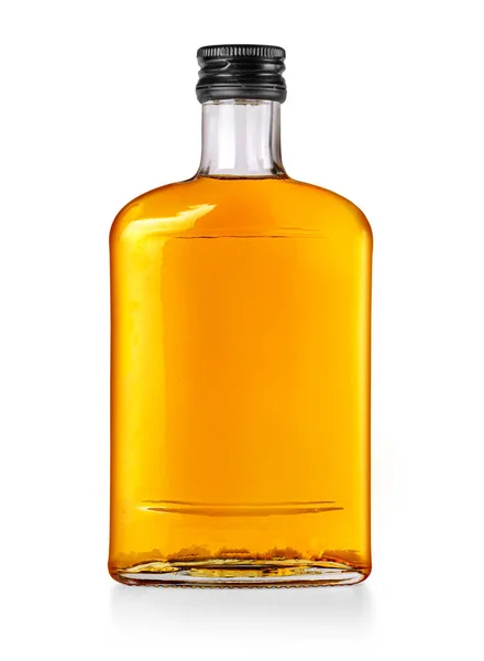 Petite Bouteille Plate Whisky Isolée Sur Fond Blanc Avec Chemin — Photo