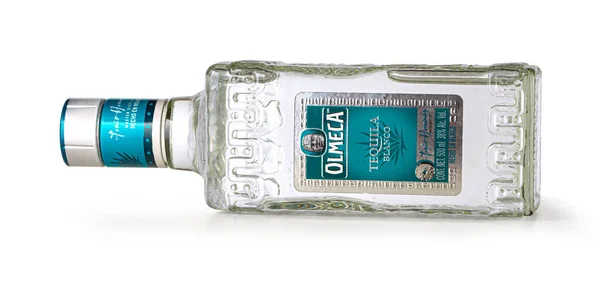Anapa Rusia Agosto 2022 Botella Olmeca Tequila Backgorund Blanco —  Fotos de Stock