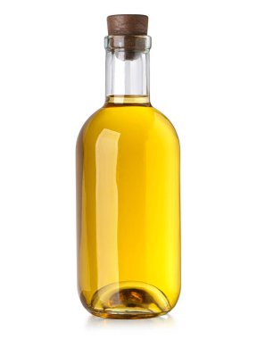 Beyaz arka planda izole edilmiş viski şişesi 