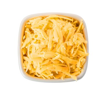 Beyaz arka planda izole edilmiş bir fincan rendelenmiş peynir. Üst Görünüm 