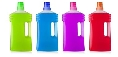 Sıvı deterjan ya da temizlik malzemesi için beyaz zemin üzerine kapaklı renkli plastik şişeler.