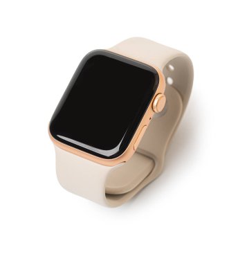 Beyaz arka planda bej kayışlı Apple İzleme.