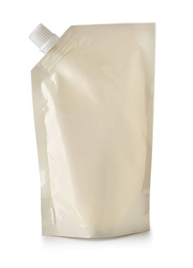 doy-pack kırpma yolu olan beyaz bir arkaplanda izole edildi