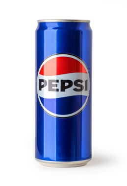 Anapa. Rusya, 31 Temmuz 2024: Alüminyum kutu Pepsi Cola