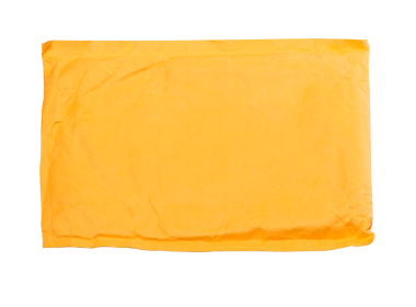 Şişeler izole edilmiş.