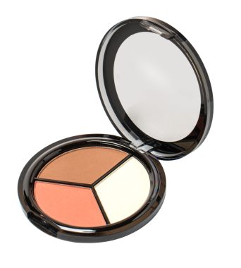 Şişeler izole edilmiş.