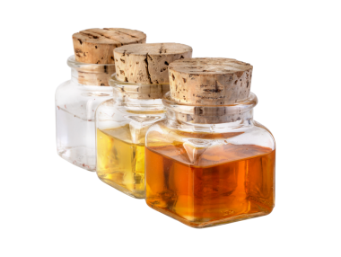 Bir şişe zeytinyağı ve sirke.