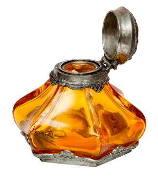 içinde mum olan küçük bir cam şişe. Beyaz arka planda izole edilmiş. yüksek kaliteli fotoğraf