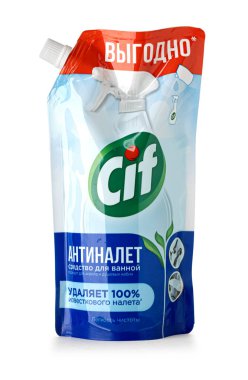 Anapa, Rusya 29 Ağustos 2024: Beyaz arka planda izole edilmiş banyo için plaka karşıtı ürünlerin esnek ambalajı