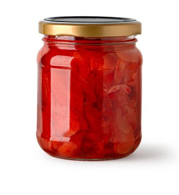 Cam kavanozda kırmızı turşulu zencefil ve beyaz arka planda vidalanmamış bir kapak. Geleneksel suşi çeşnisi. kırpma yolu ile