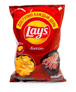 Anapa, Rusya... 08 Şubat 2025: Lay 'in patates cipsi paketi beyaz arka planda izole edilmiş.
