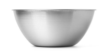 Fırçalanmış metal karıştırma kabı beyaza izole, pişirme ve pişirme için mükemmel.