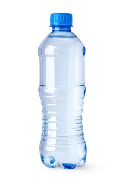 Kırpma yolu ile beyaz zemin üzerinde izole küçük plastik su şişesi