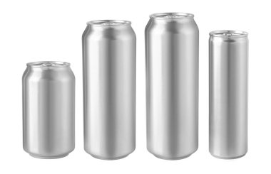 Beyaz arkaplanda izole edilmiş alüminyum ince teneke kutular.  