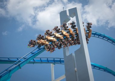 Lunapark heyecanı sürücüsü geliyor.