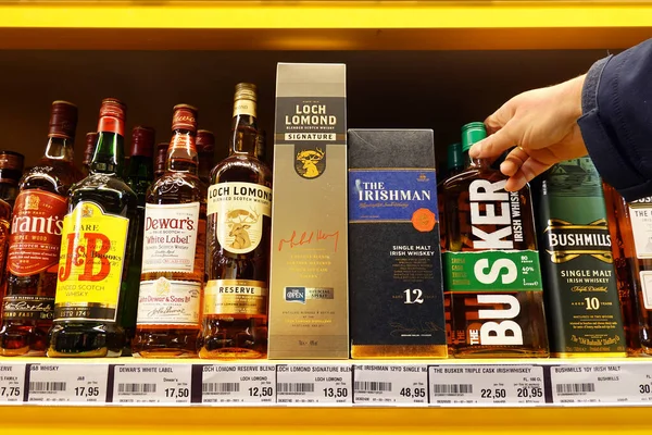 Niderlandy Marzec 2022 Półki Wyborem Whisky Sprzedaży Hurtowej Hanos — Zdjęcie stockowe