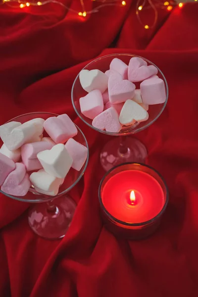 Walentynki Tło Pianek Kształcie Serca Płonące Świece — Zdjęcie stockowe