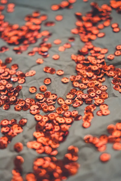 Red Sequins Scattered Crumpled Paper Background — Stock Photo, Image
