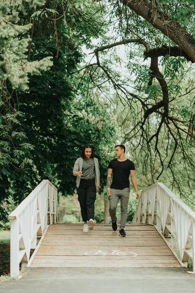Cute Couple Walking White Bridge Park — Stock Photo, Image