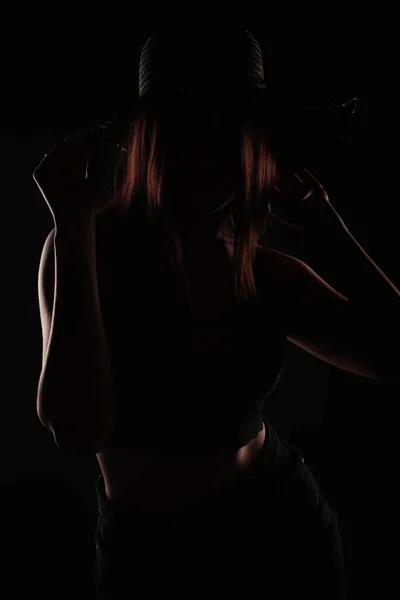 Verbazingwekkend Silhouet Van Beauitufl Jong Meisje Poseren Houden Haar Houding — Stockfoto