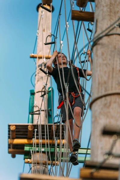 Young High Schooler Trying Slip Ropes Adventure Park — Stock Photo, Image