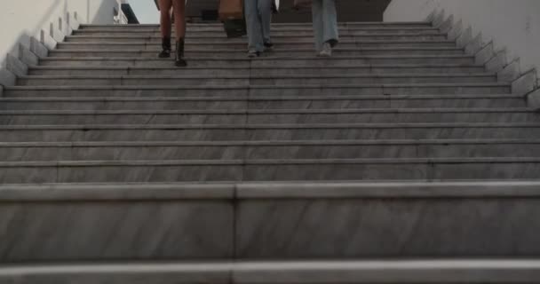 Three Girls Going Stairs Returning Shopping — Vídeo de Stock