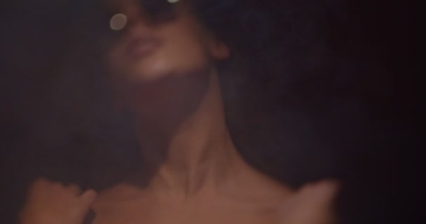 Cool Meisje Bewegen Seksueel Met Rode Lingerie Geïsoleerd Slow Motion — Stockvideo
