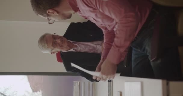Senior Businessman Working Together Table Vertical Video — Vídeo de Stock