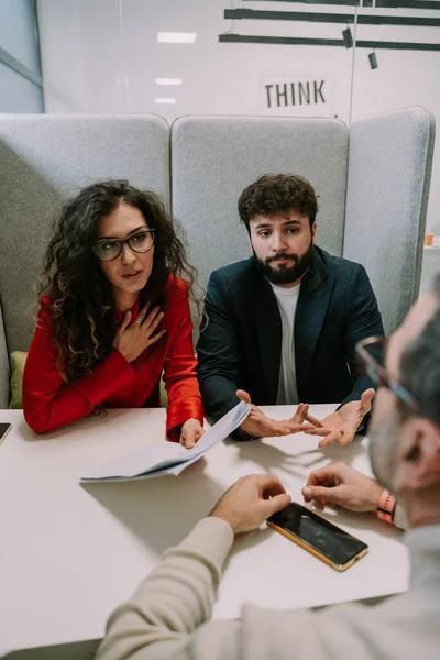 Male Female Junior Coworkers Apologizing Manager Mistake Did Company Project — Stock Photo, Image