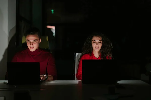 Young Creative Business People Full Energy Working Late Night Dark — Stock Photo, Image