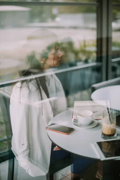 Mujer Negocios Charlando Discutiendo Tema — Foto de Stock