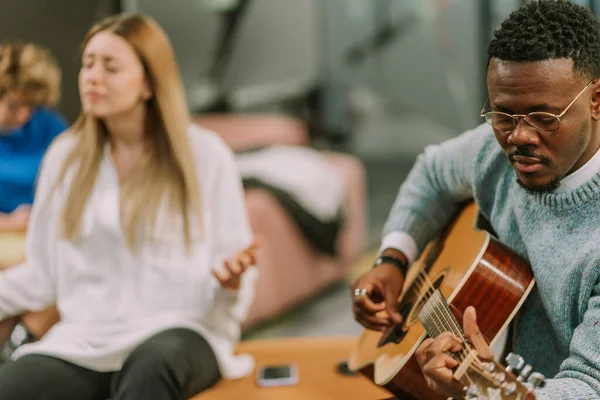 Photo Good Looking Black Male Person Playing Guitar His Female — Stock Photo, Image