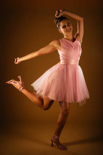 Cute Prom Girl Doing Photoshoot Studio — Stock Photo, Image
