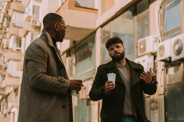 Black Male Person Listening His White Colleague Explaining His Fault — Stock Photo, Image