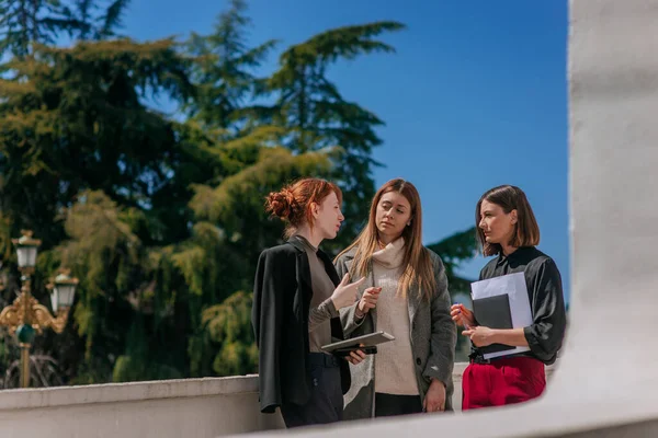 Three Young Businesswomen Having Business Talk Remote Work — Stock Photo, Image