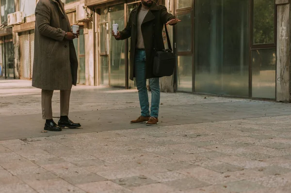 Low Angle View Photo Two Young Various Investors Έχοντας Μια — Φωτογραφία Αρχείου