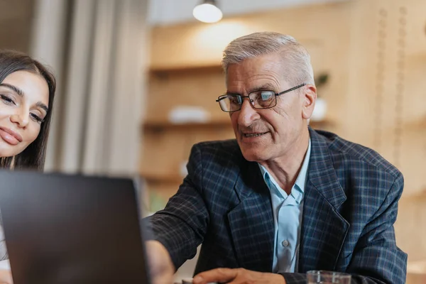 Older Man Working Diligently Computer Taking Advantage Technology Maximize His — Stock Photo, Image