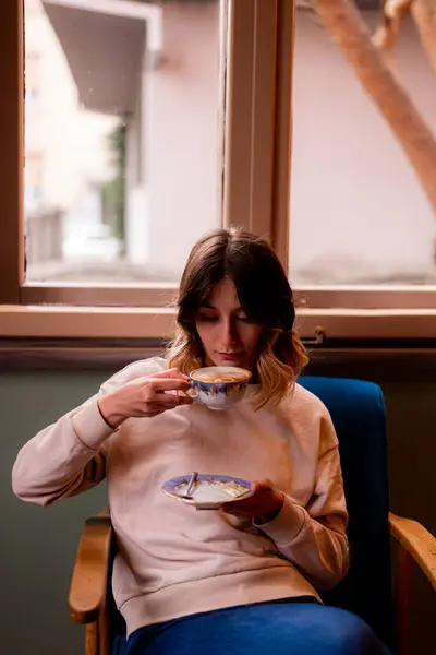 Girl Having Coffee While Sitting Cafe — Stock Photo, Image