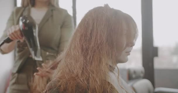 Hair Drying Ginger Girl Trucking Motion — Stock Video