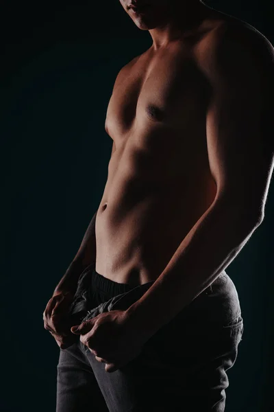 Kraftfull Förvandling Inspirerande Fitness Instruktör Flexing Muscles Med Sexpack Svart — Stockfoto
