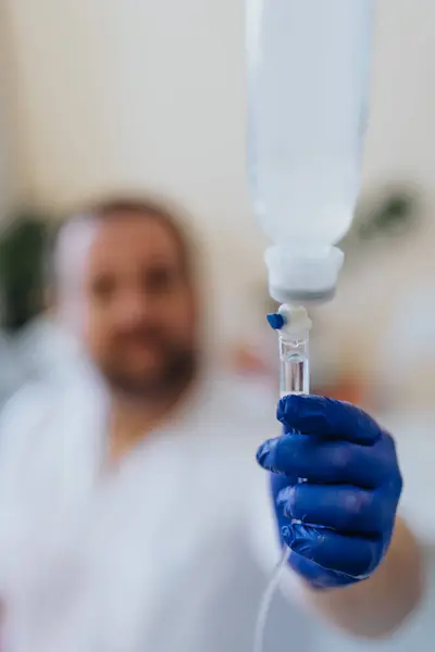 Hospital Room Specialist Provides Professional Care Patient Receiving Infusion Therapy — Stock Photo, Image