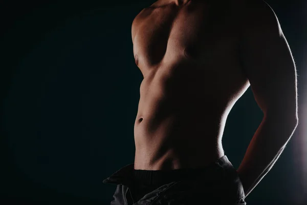 Fit Man Zeigt Muskelaufbau Und Muskelanpassung Zur Fitness Motivation — Stockfoto