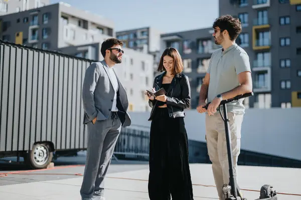 Successful Business Team Discussing Opportunities Expansion Urban City — Stock Photo, Image